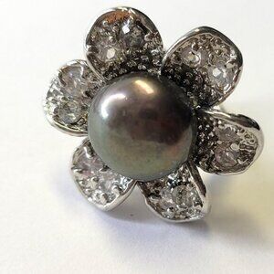Genuine Grey Pearl and Swaroski Flower Ring Size 5.5